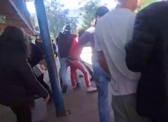 Seis estudiantes del Liceo Rinconada de Silva en Putaendo resultaron detenidos , luego que protagonizaran una violenta riña al interior del establecimiento educacional