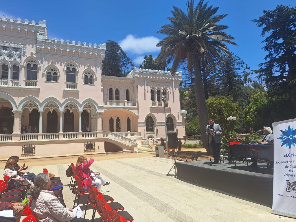 Oscar Quiroz Muzat, realiza ponencia literaria en Palacio Vergara de Viña del Mar, en el día nacional del escritor